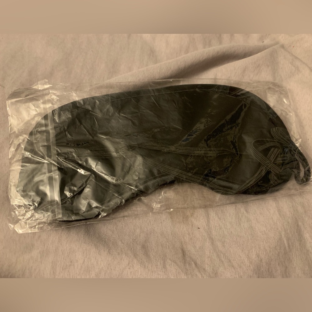 BRAND NEW- SEALED IN PACKAGE- Pure Romance black silk blindfold